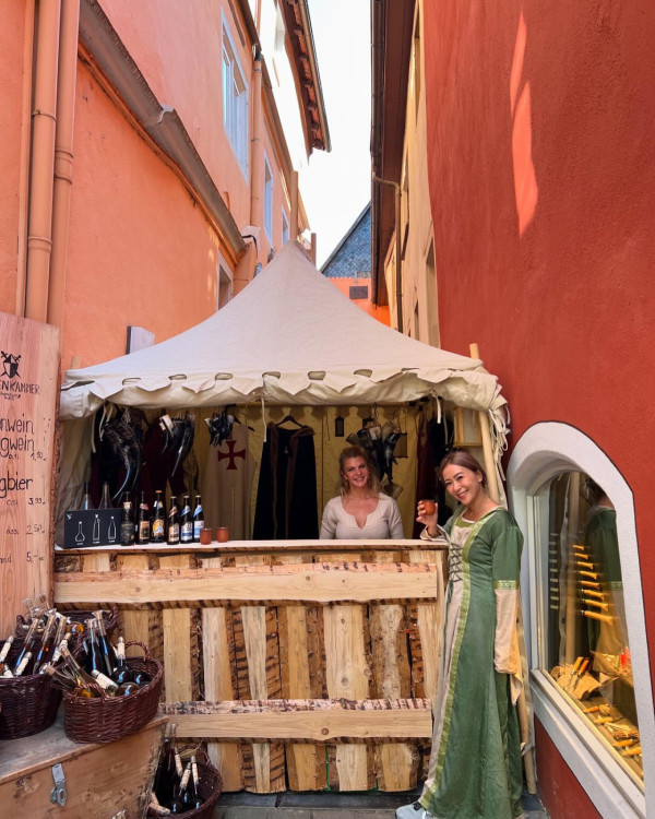 德國潮什麼｜「旅遊達人」梁芷珮曬絕密泳裝照 橙色比堅尼盡顯弗爆身材 