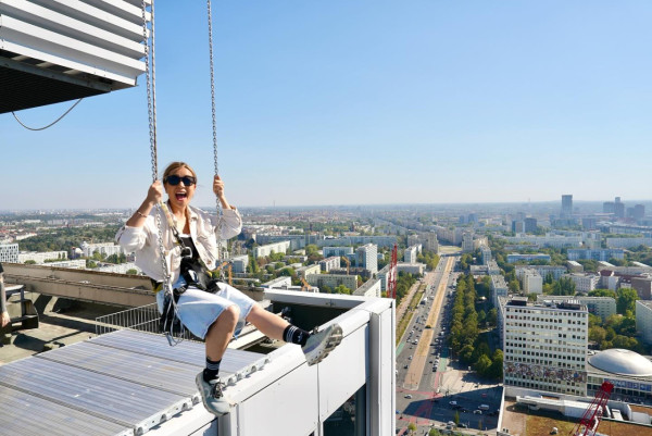 德國潮什麼｜「旅遊達人」梁芷珮曬絕密泳裝照 橙色比堅尼盡顯弗爆身材 