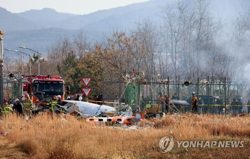 釜山航空香港出發客機起落架故障需復飛！管制站目測無異常最終安全降落 