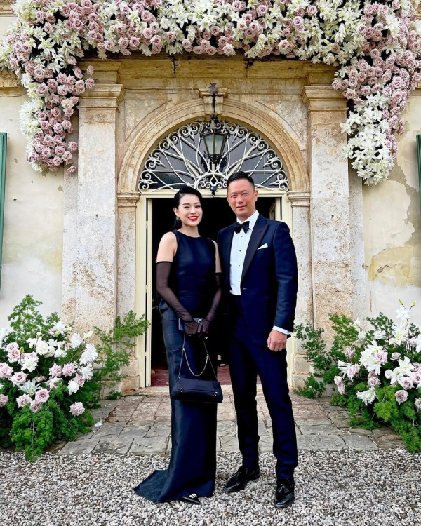 黄宗泽巧遇胡杏儿老公即时反应表情全曝光！前度现任破天荒“世纪拥抱”零尴尬