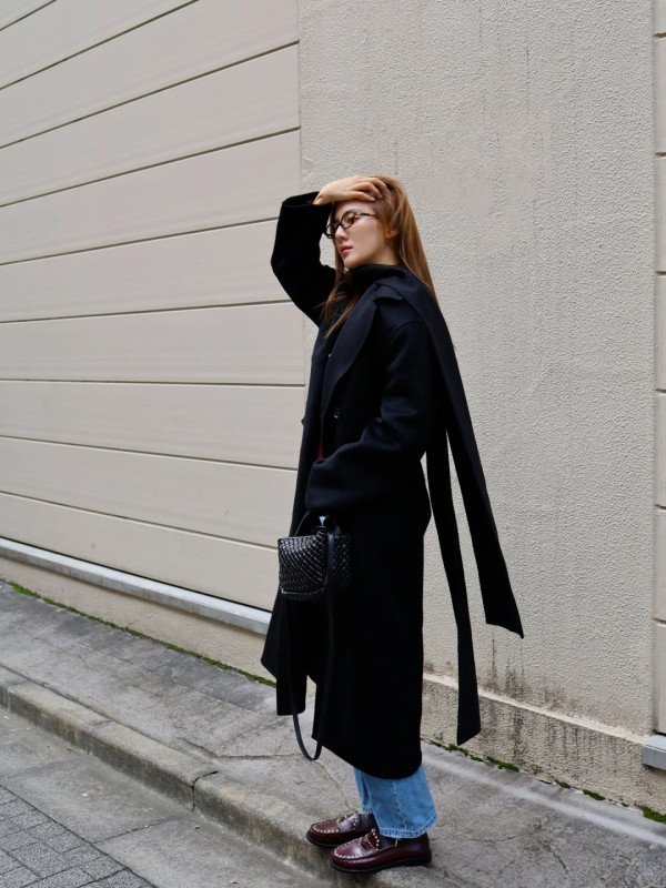 百億新抱吳千語赴韓晚宴Deep V到肚臍！撼贏何超蓮！傲人身材貴氣獲讚美到發光 