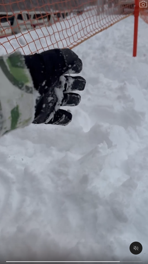 有片|內地男為流量亂入日本馬拉松 無視現場職員阻止 中日網民齊炮轟