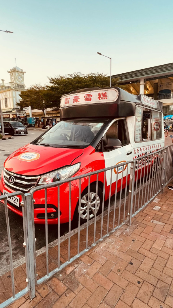旅客嫌香港雪糕車雪糕唔特別 認為一品牌更佳 網民熱議：食情懷/確實難食 