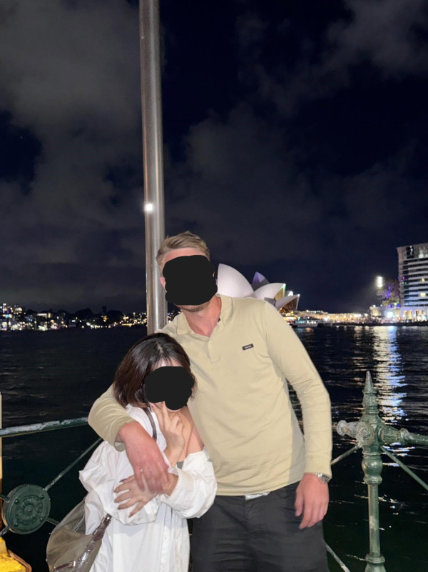 女子悉尼遭翻版雷神強抱 晒事發照片坦言：太突然 網民反應兩極 