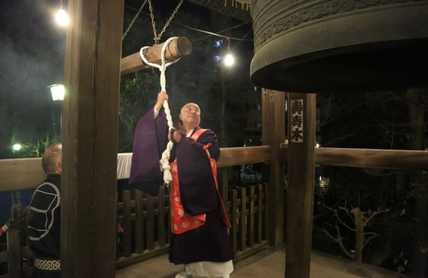 日本除夕敲鐘儀式（圖片來源：淺草寺）