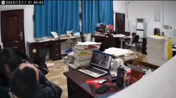 內地高中師生親暱影片流出 互相摟抱親吻 教育局已介入調查 