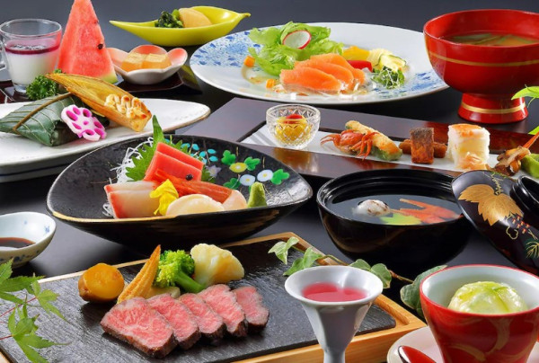 日本4大人氣溫泉+住宿推介丨私人風呂／望富士山／浪漫雪景 