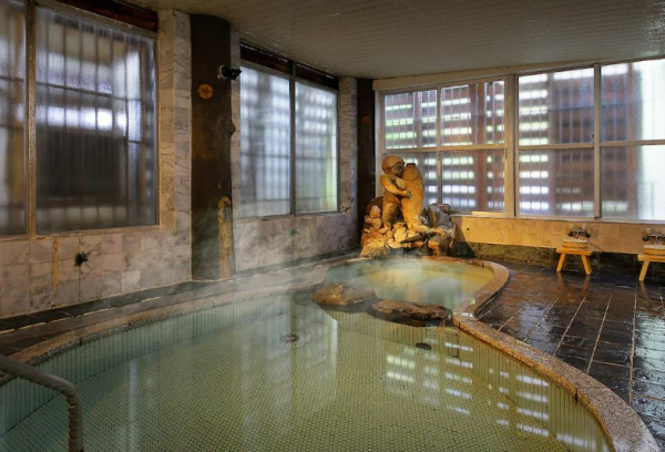 日本4大人氣溫泉+住宿推介丨私人風呂／望富士山／浪漫雪景 