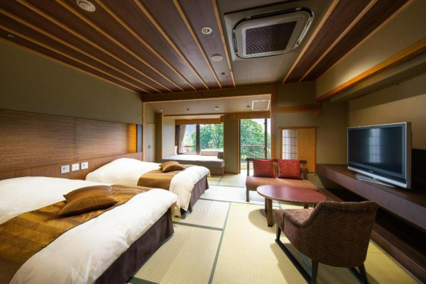 日本4大人氣溫泉+住宿推介丨私人風呂／望富士山／浪漫雪景 