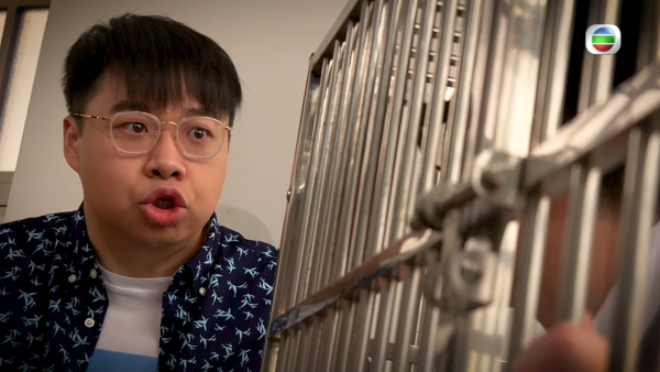 年度回顧|2025年TVB再現逃亡潮!23人離巢名單曝光 港姐冠軍上位無望黯然「脫無」