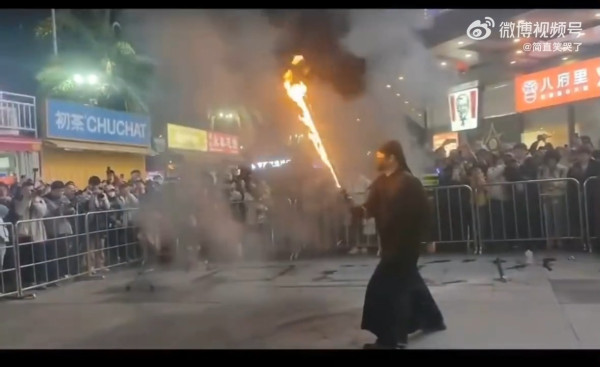 內地7歲童感冒咳出八嚿腹肌 專家解釋原因 網民:健身都慳返