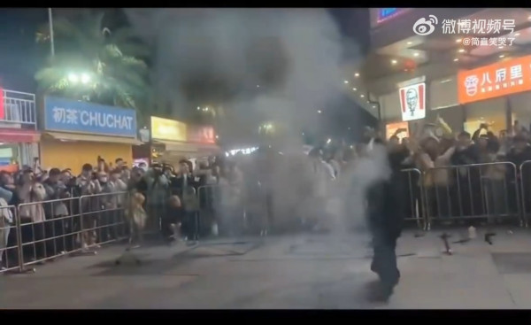 內地7歲童感冒咳出八嚿腹肌 專家解釋原因 網民:健身都慳返