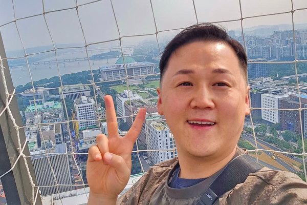 魷魚遊戲2︱姜河那「抓石子」素人替身曝光！婚禮前一天拍攝 到場見大cast勁震驚！ 