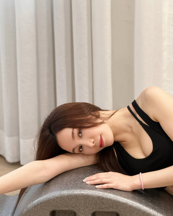 夏文汐姪女原來係TVB性感小花！隱藏親戚關係曝光！相差31歲同框如兩姐妹超驚艷