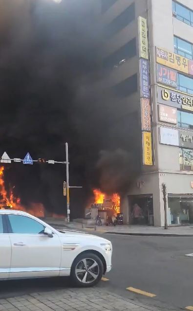 首爾城南市商廈發生火災致多人被困 最少12人受傷 當局出動逾百消防員救火 