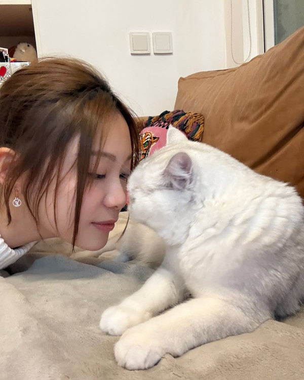 女神配對計劃｜32歲葉蒨文Sophie身份背景大起底！單親家庭長大 學霸身份好猛料