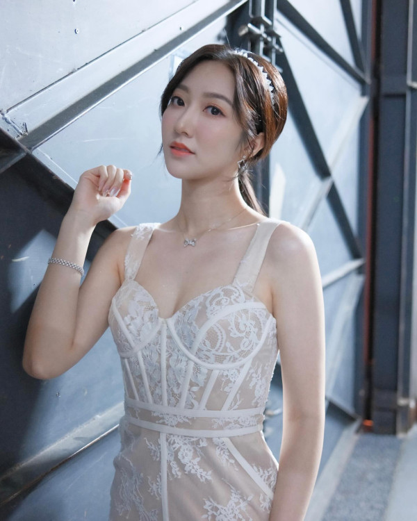 何依婷懷孕6個月遊日和服初體驗！網民激讚零孕味：完全唔見肚！ 