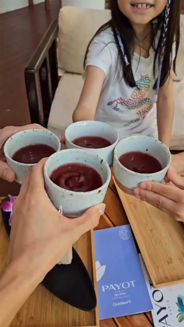 鍾嘉欣激罕公開加拿大4千呎獨立屋內貌！旋轉樓梯/一望無際花園！ 