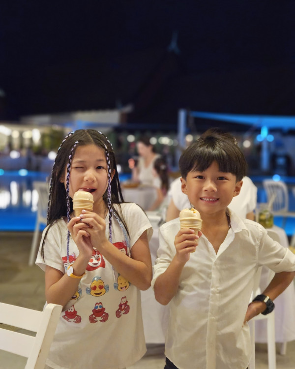 鍾嘉欣激罕公開加拿大4千呎獨立屋內貌！旋轉樓梯/一望無際花園！ 