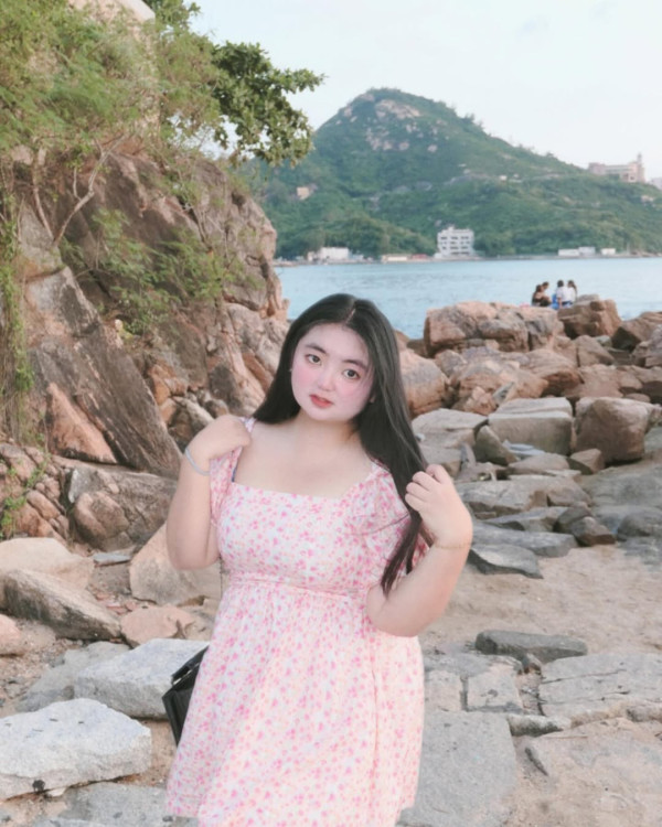 星二代遊深圳打卡罕曬事業線 去年獲媽媽資助完成出書夢 