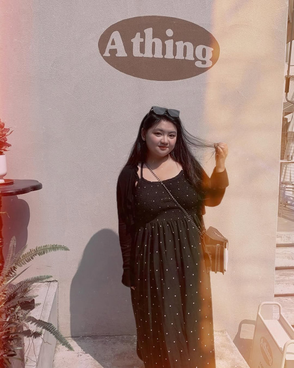 星二代遊深圳打卡罕曬事業線 去年獲媽媽資助完成出書夢 