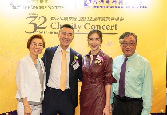 麥明詩挺巨肚突擊機場接老公！盛勁為被影低最真實反應！私下性格惹討論 