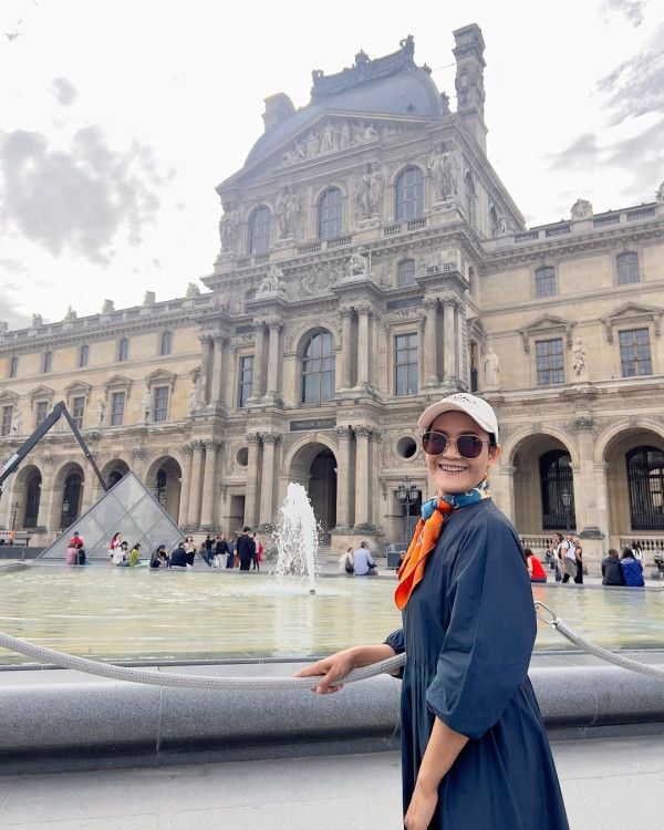 泰國最強名媛激罕同框Lisa！影片1天吸1百萬讚！一互動細節揭真實交情！ 