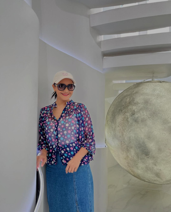 泰國最強名媛激罕同框Lisa！影片1天吸1百萬讚！一互動細節揭真實交情！ 