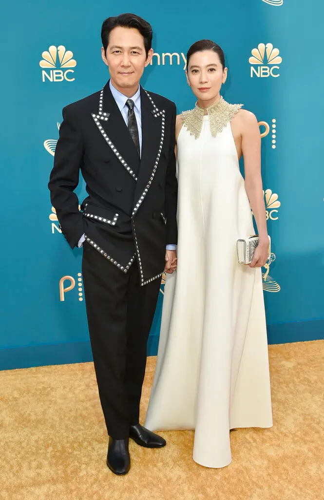 李政宰豪門女友比堅尼身材曝光 低調相戀17年 寵溺眼神放閃影靚相 