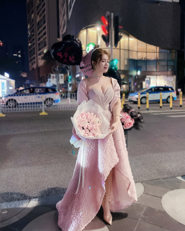 前TVB咪神白雲曬魔鬼身材派福利 轉行做潛水教練 性感照瘋狂挑戰尺度 