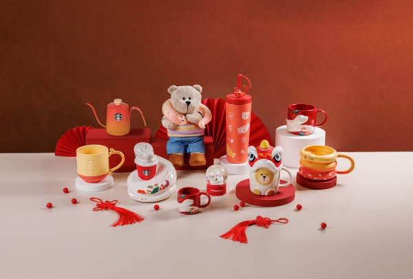 Starbucks推出新春蛇年及情人節水獺杯具      熊貓商品／全新冬季飲品