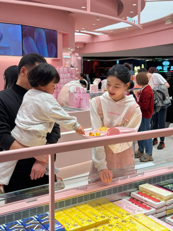 有片|重慶推全新笨豬跳恐怖玩法 直接面前割斷繩飛墜 70歲都玩得?