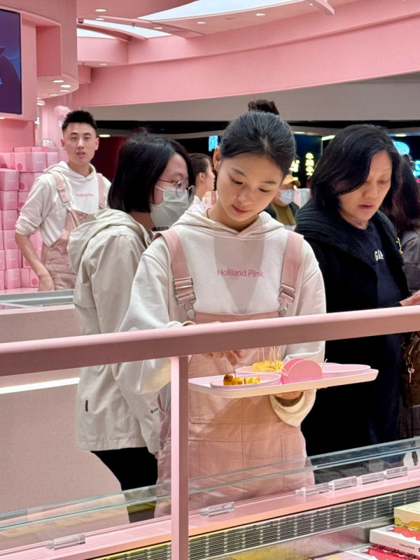 有片|重慶推全新笨豬跳恐怖玩法 直接面前割斷繩飛墜 70歲都玩得?