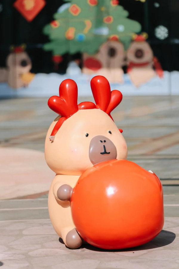 豚豚崽新年裝置(圖片來源:小紅書@深圳布吉萬象匯) 豚豚崽新年裝置(圖片來源:小紅書@深圳布吉萬象匯)