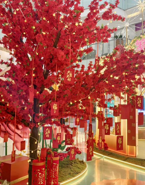 世紀匯廣場大型繁花小徑(圖片來源:世紀匯微信公眾號) 世紀匯廣場大型繁花小徑(圖片來源:世紀匯微信公眾號)