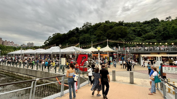 關渡碼頭貨櫃市集（圖片來源︰Facebook@關渡碼頭貨櫃市集）