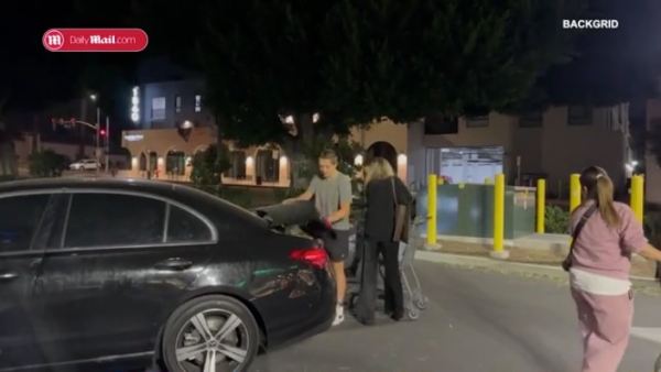 洛杉磯山火|Angelina Jolie被野生捕獲派物資救援!全黑打扮低調淡妝仍被一眼認出