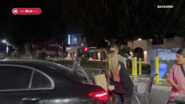 洛杉磯山火|Angelina Jolie被野生捕獲派物資救援!全黑打扮低調淡妝仍被一眼認出