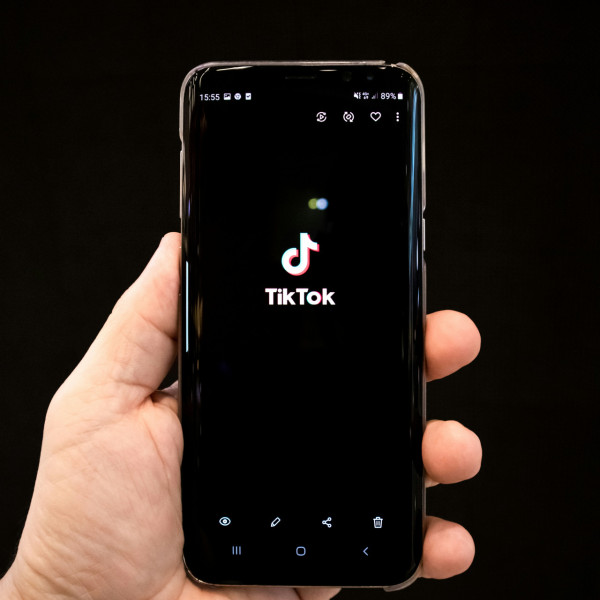 TikTok「難民」湧入小紅書作替代品！內地網民籲：是時候學中文了