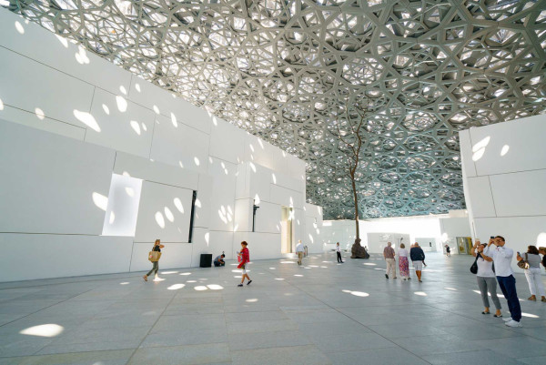 阿布扎比盧浮宮（圖片來源︰Louvre Abu Dhabi）https://www.louvreabudhabi.ae/