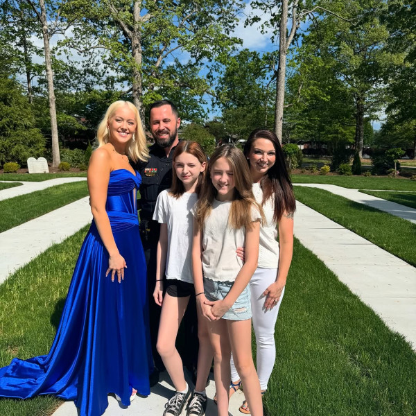 37歲美女甜曬升級做外婆！15歲誕大女為4女之母！全家極高顏值引熱論 