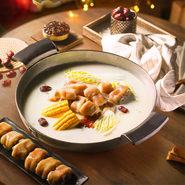 湊湊火鍋全新推出新年系列！宮廷風賀歲火鍋套餐／全新落花膠原白玉鍋