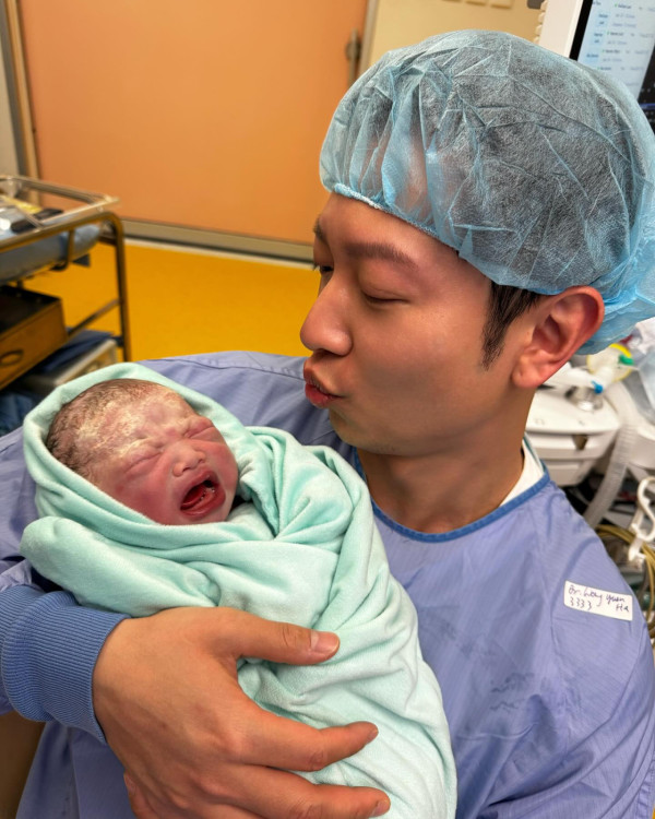 40歲高鈞賢IG報喜太太平安誕B女 新手爸爸入產房親手剪臍帶