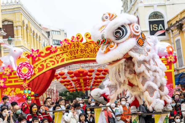 澳門「大金龍巡遊」(圖片來源︰澳門旅發局) 澳門「大金龍巡遊」(圖片來源︰澳門旅發局)