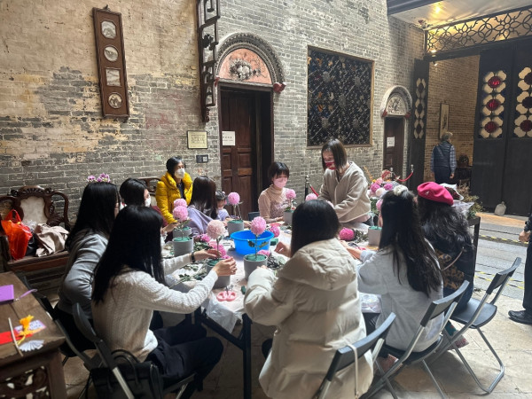 澳門新春系列活動「靈蛇翔鏡海瑞氣滿灣區」(圖片來源︰澳門市政局) 澳門新春系列活動「靈蛇翔鏡海瑞氣滿灣區」(圖片來源︰澳門市政局)