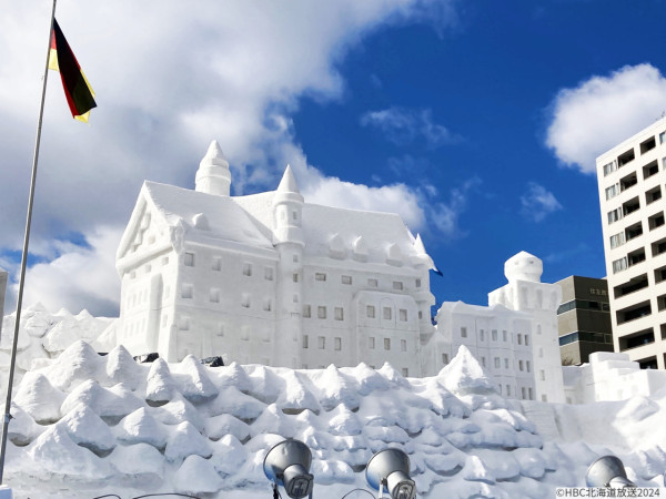 札幌雪祭(圖片來源:Facebook@ようこそさっぽろ イベント情報、©HTB) 札幌雪祭(圖片來源:Facebook@ようこそさっぽろ イベント情報、©HTB)