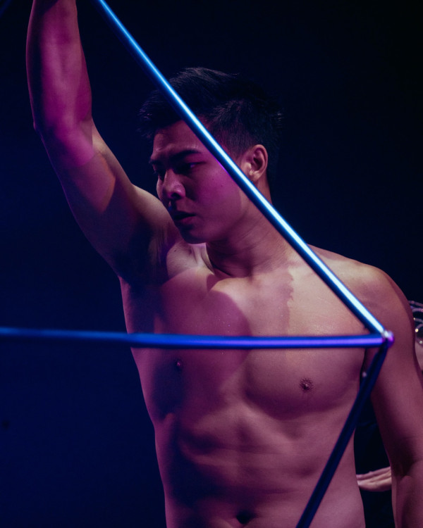 KK園區｜火舞表演者被賣豬仔後獲救 憶述園內恐怖經歷！曾被毆打兼暴曬 