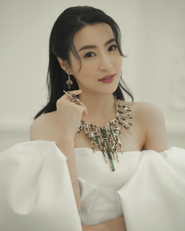 37歲TVB視后突然成內地流量密碼！點擊超過9.4億！搏到盡玩透視誘惑！ 