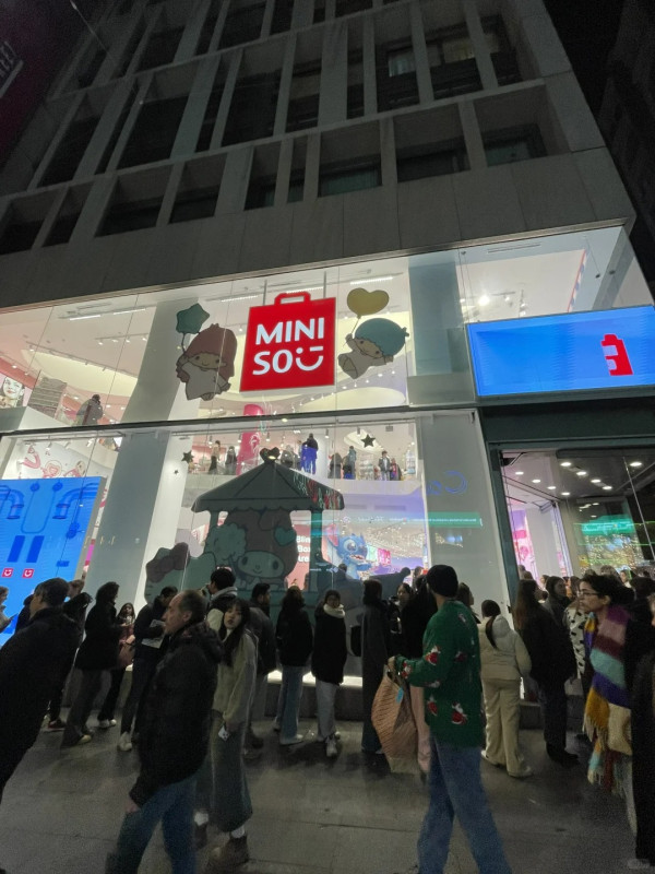 西班牙人以為Miniso是日本品牌爆紅！ 本地人透露四大原因！原來曾自稱日本品牌？ 