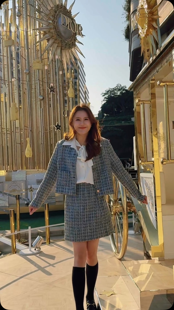 36歲TVB離巢女星譚嘉儀暢遊夏威夷 晒桃紅色泳衣美照 火辣身材震驚網民：好Sharp好正 